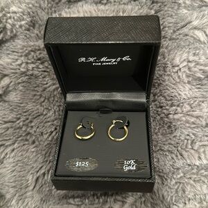 Small 10k gold hoop.